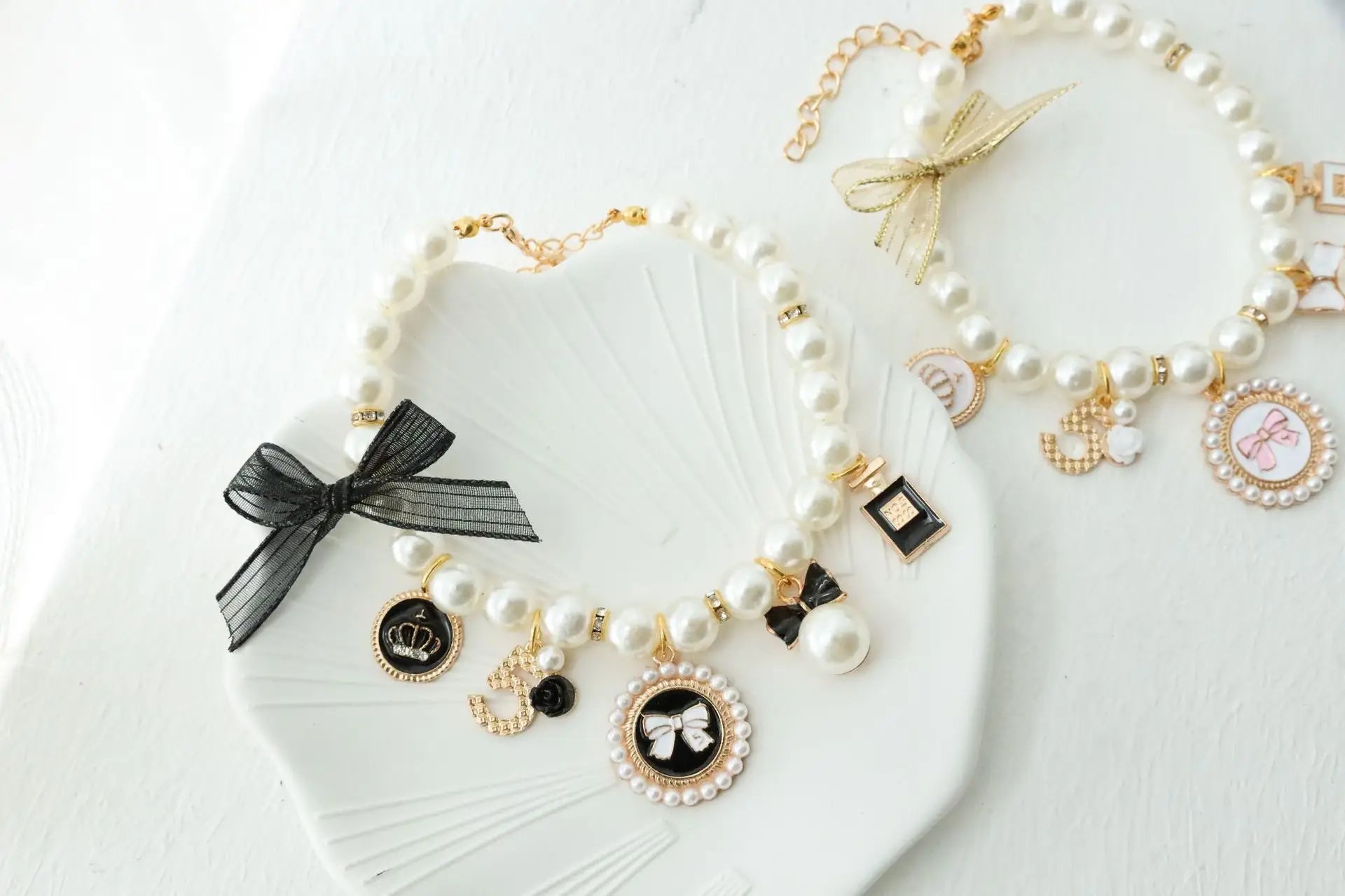 Elegant Pet Pearl Collar with Rhinestone Pendant